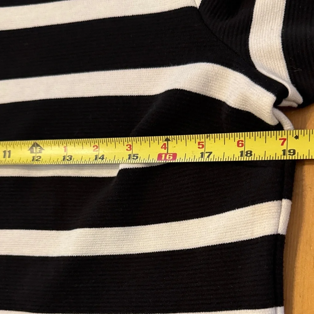 Talbot’s Black and White Striped Short Sleeve Tee with tie back Size M - Picture 3 of 8